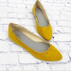 Market & Spruce Mustard Pointed Toe Laser Cut Flats 6 US
